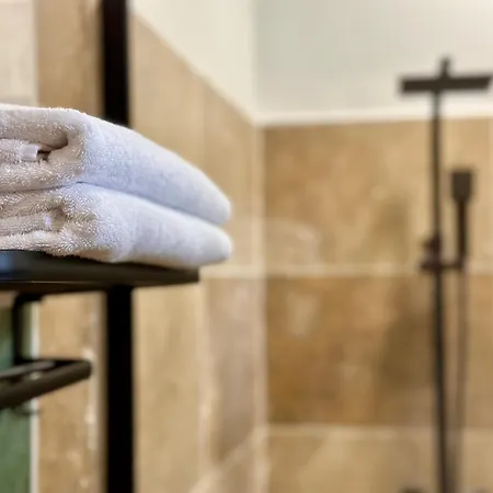L'ostal De Soubrey Alojamento de Acomodação e Pequeno-almoço Salettes